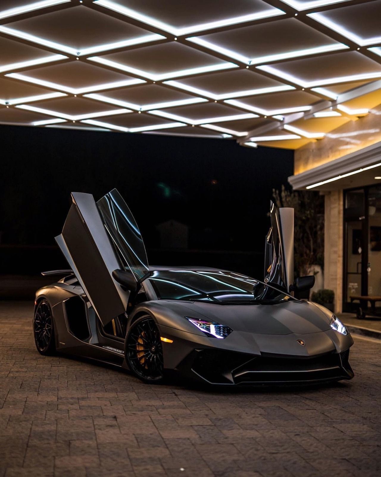 Thương hiệu hàng đầu thế giới – Lamborghini