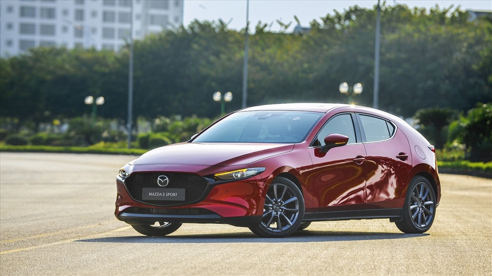 Hatchback hạng C sở hữu nhiều trang bị tiện nghi và công nghệ an toàn hơn. Ảnh: Mazda